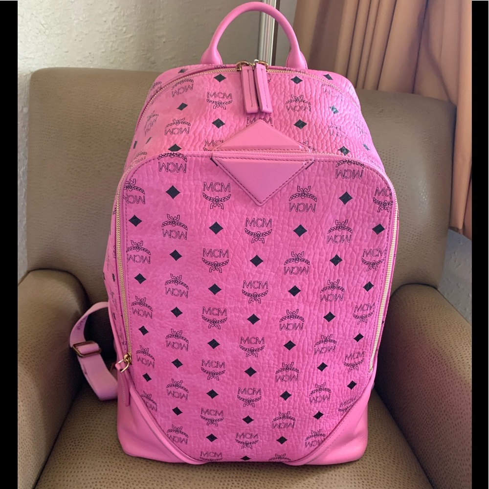 Mcm medium backpack 100% Authentic with receipt